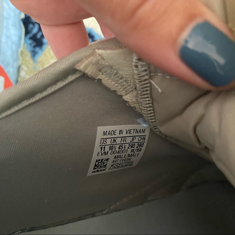 Men’s Adidas Athletic Sneakers - Picture 4 of 5